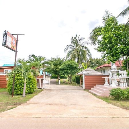 The Rome Resort Pran Buri Exterior photo