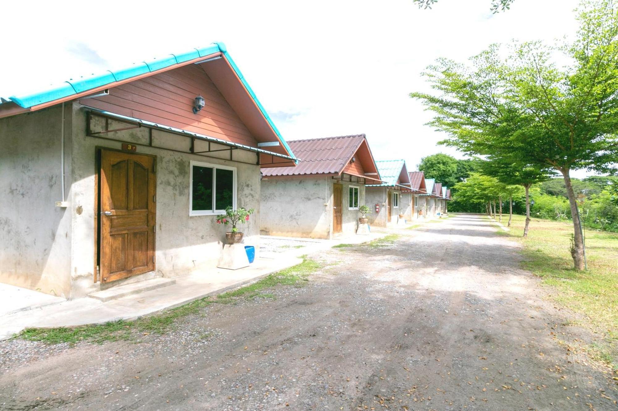 The Rome Resort Pran Buri Exterior photo