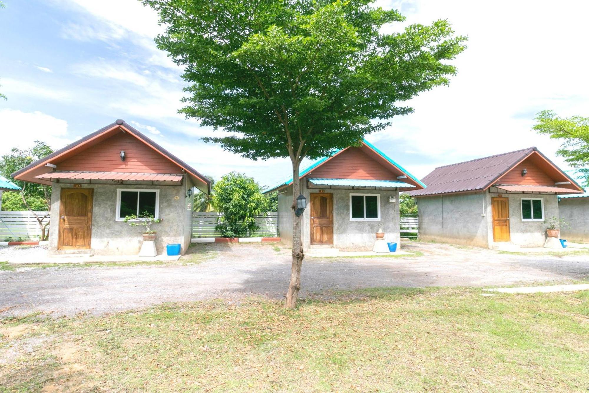 The Rome Resort Pran Buri Exterior photo