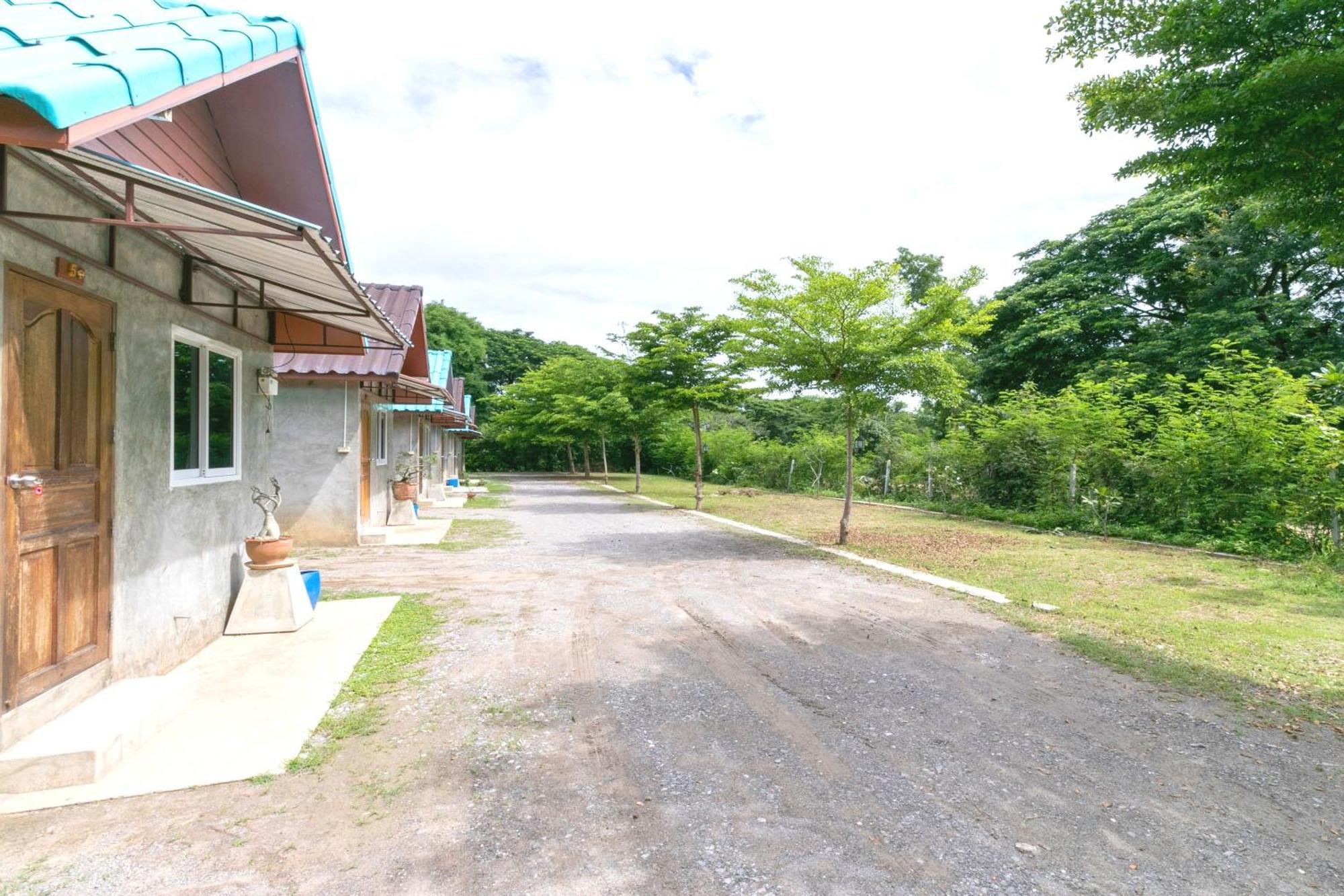 The Rome Resort Pran Buri Exterior photo